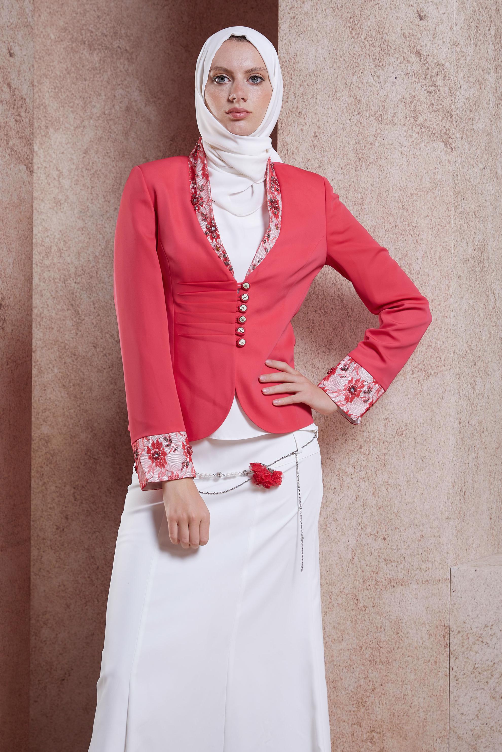 Tesettür giyim MERCAN ÇİÇEK DESENLİ ÜÇLÜ ETEKLİ TAKIM 3718E