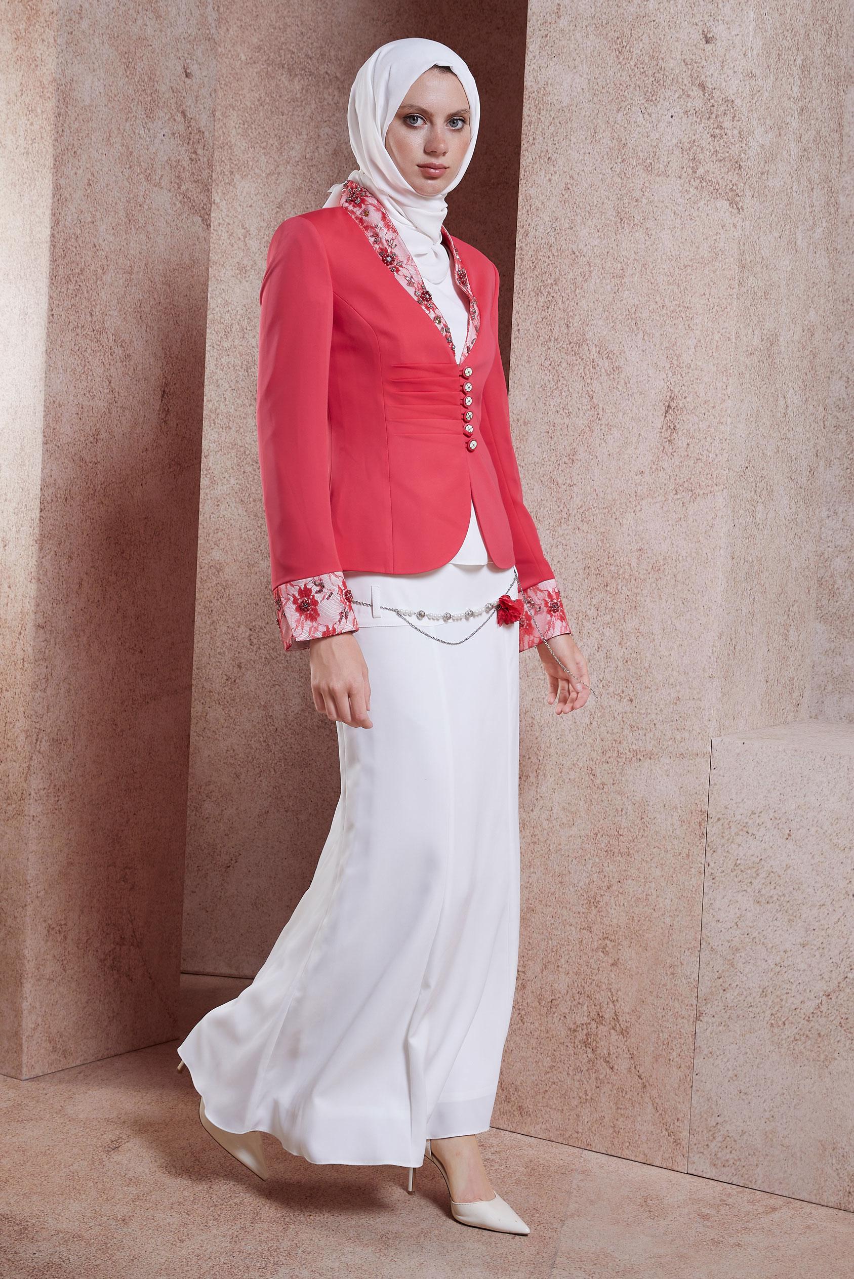 Tesettür giyim MERCAN ÇİÇEK DESENLİ ÜÇLÜ ETEKLİ TAKIM 3718E