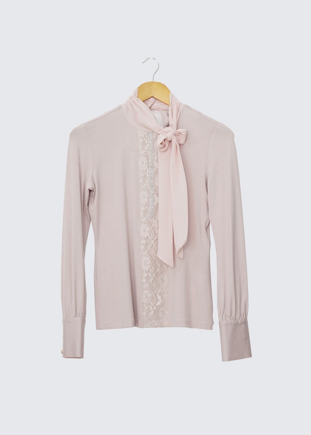 Tesettür giyim KUM YAKASI BAĞLAMA DETAYLI İŞLEMELİ BLUZ 4374