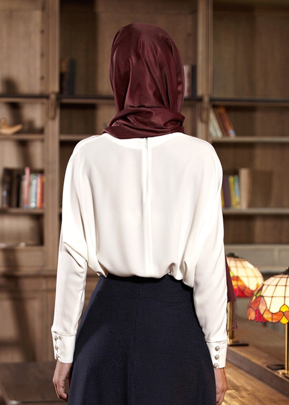 Tesettür giyim BEYAZ MANŞETLERİ DÜĞMELİ BLUZ 4462 