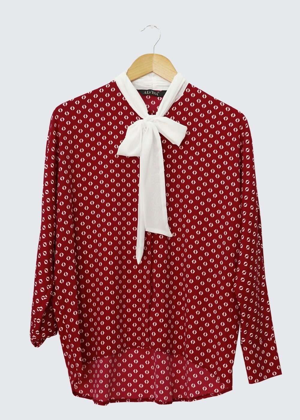 Tesettür giyim BORDO YAKASI BAĞLAMALI DESENLİ KREP BLUZ 4494