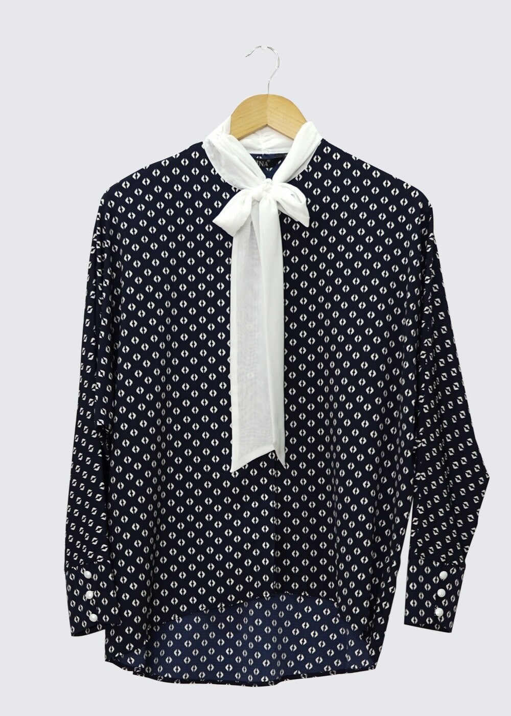 Tesettür giyim LACİVERT YAKASI BAĞLAMALI DESENLİ KREP BLUZ 4494