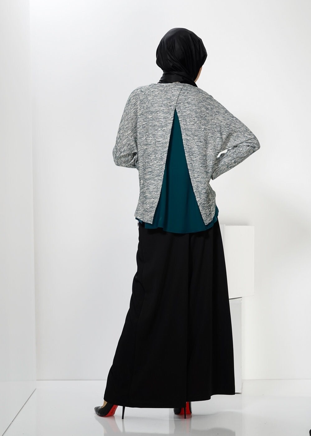 Tesettür giyim YEŞİL ARKASI YIRTMAÇ DETAYLI İKİLİ BLUZ 4544