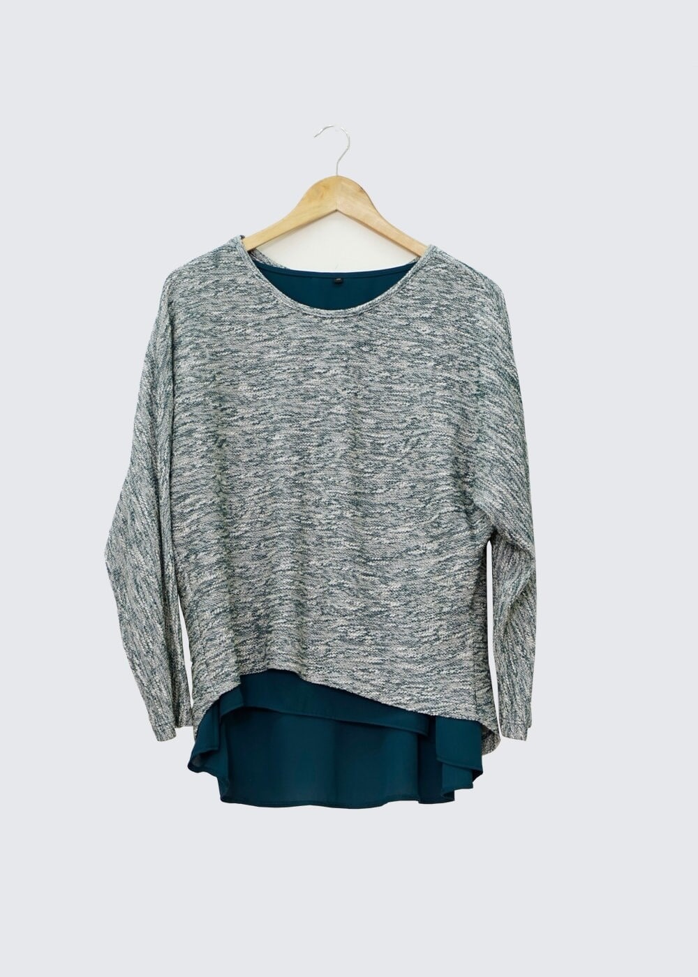 Tesettür giyim YEŞİL ARKASI YIRTMAÇ DETAYLI İKİLİ BLUZ 4544