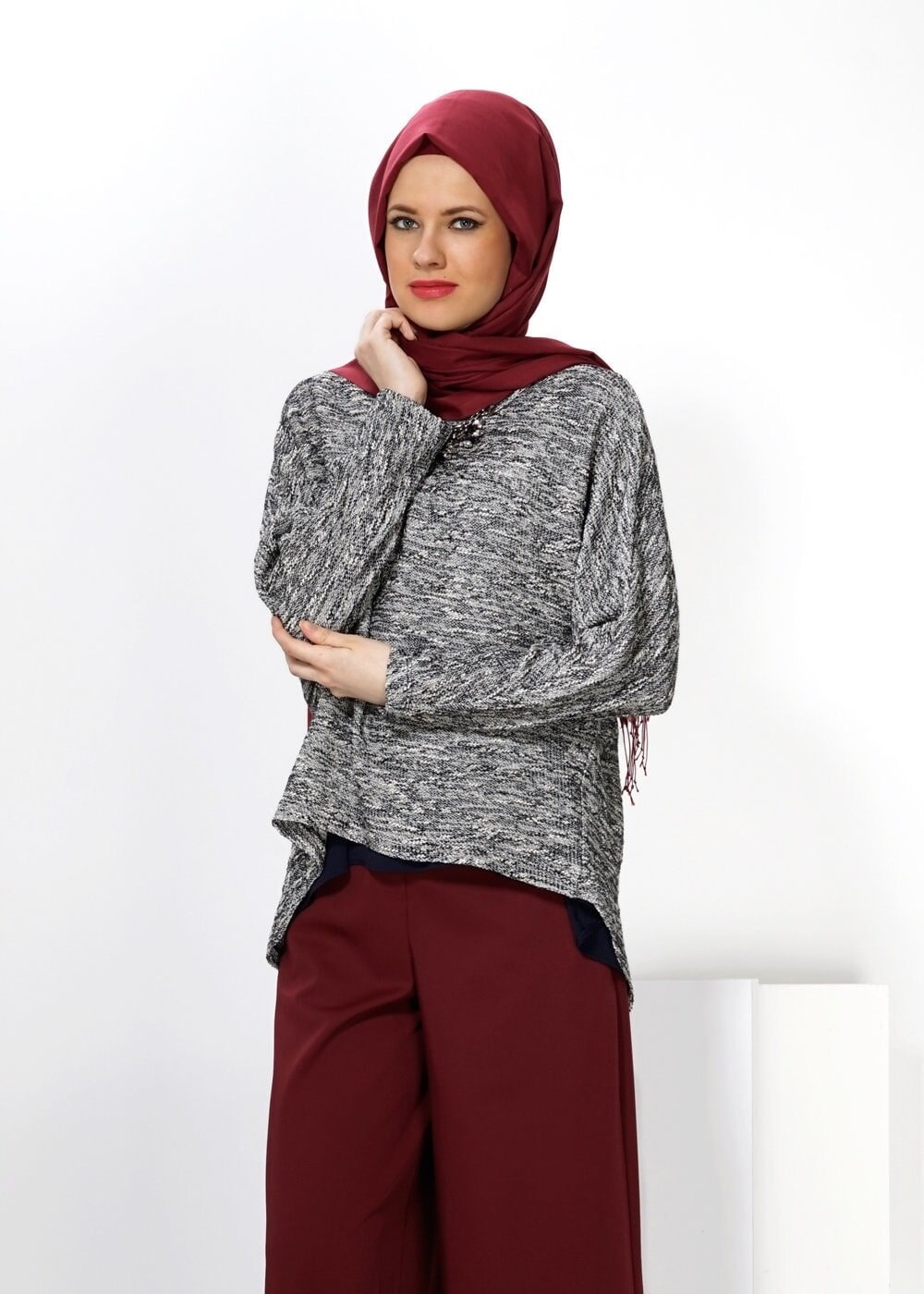 Tesettür giyim LACİVERT ARKASI YIRTMAÇ DETAYLI İKİLİ BLUZ 4544