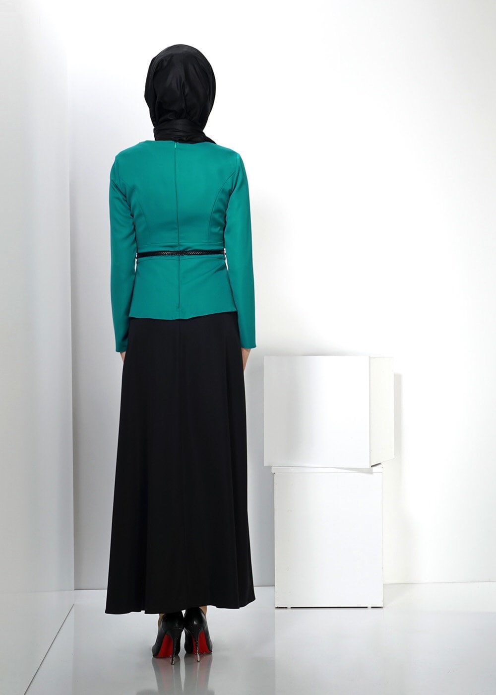 Tesettür giyim MAVİ İŞLEMELİ TAŞ DETAYLI ELBİSE 3025