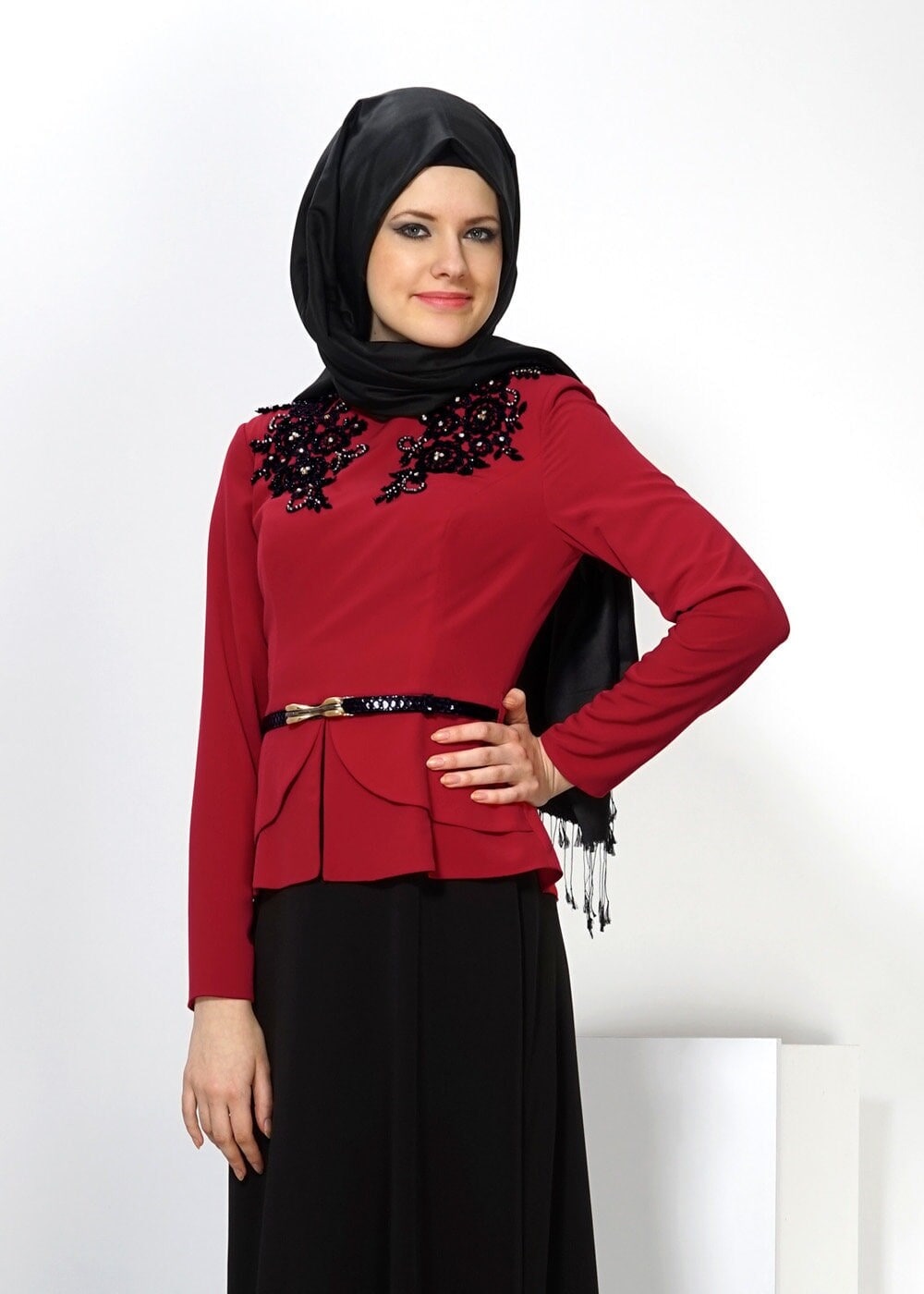 Tesettür giyim BORDO İŞLEMELİ TAŞ BASKILI ELBİSE 3049