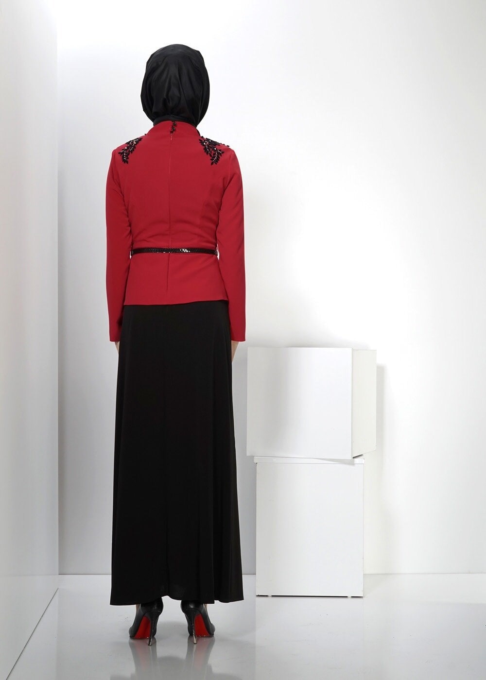 Tesettür giyim BORDO İŞLEMELİ TAŞ BASKILI ELBİSE 3049