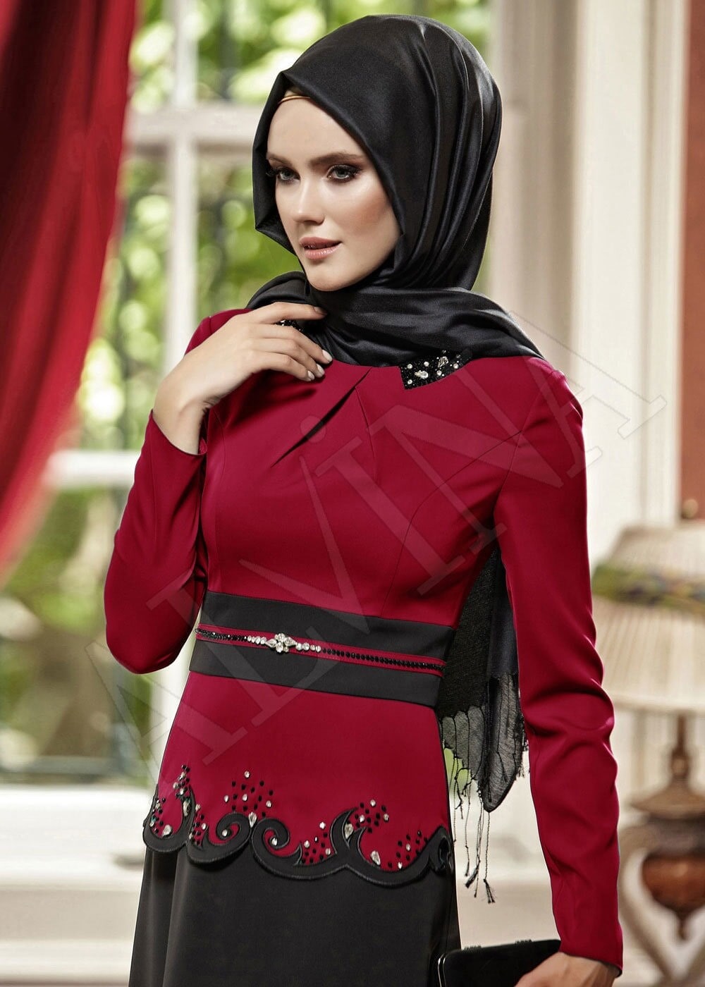 Tesettür giyim KIRMIZI TAŞ BASKILI ELBİSE 3050