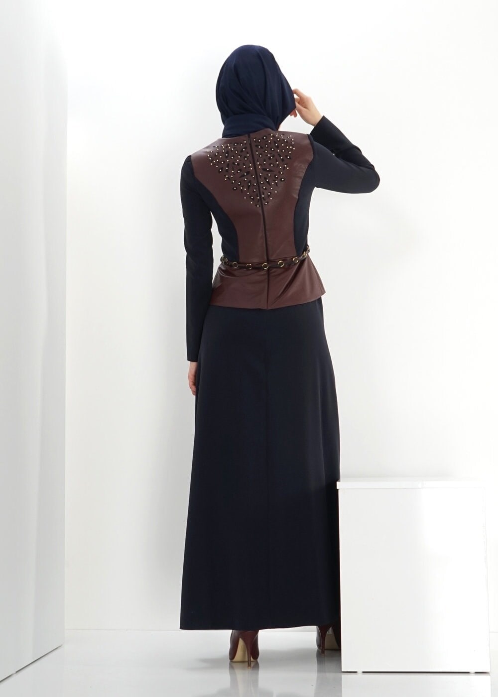 Tesettür giyim LACİVERT DERİ DETAYLI ELBİSE 4304 