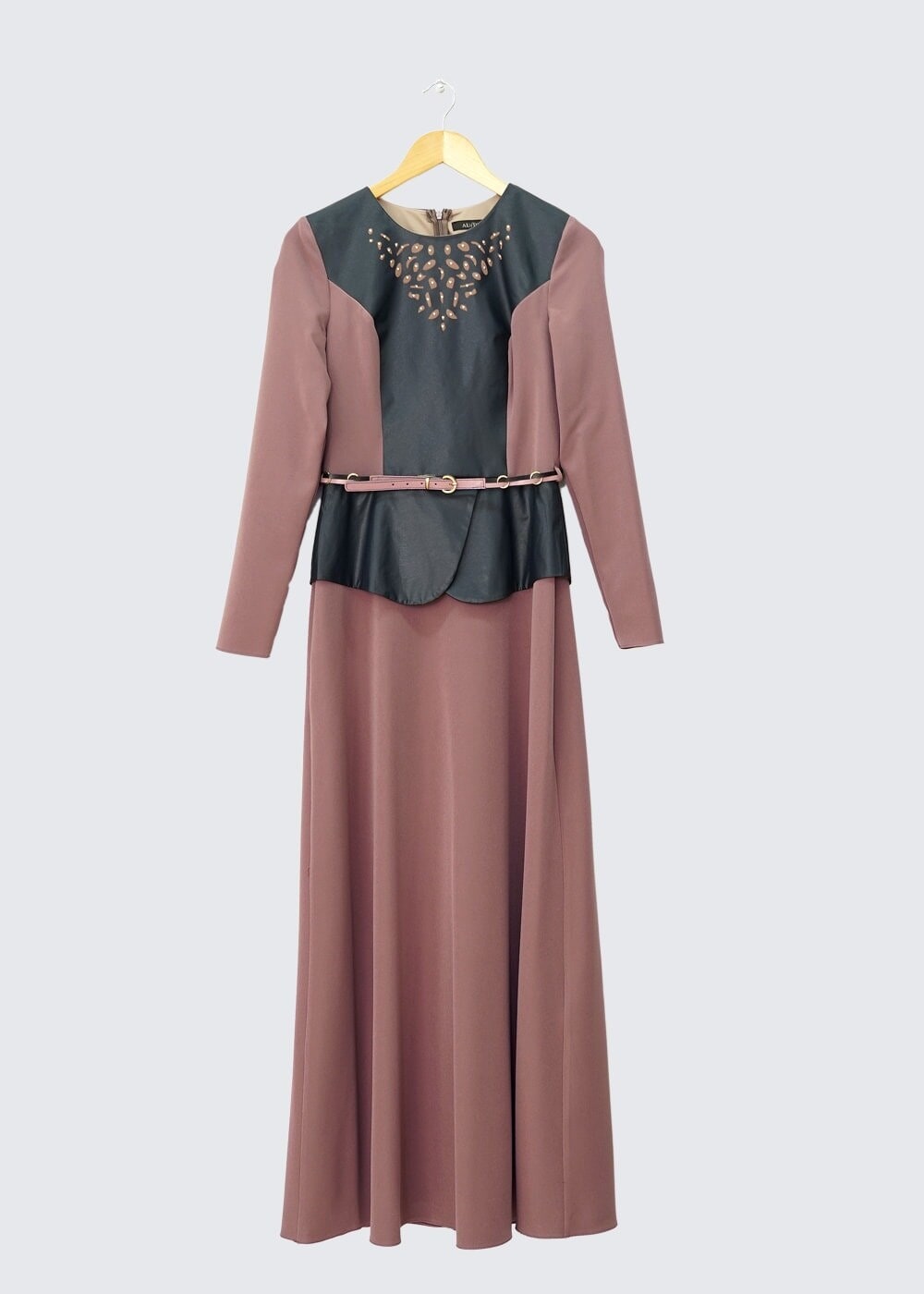 Tesettür giyim PEMBE DERİ DETAYLI ELBİSE 4304 