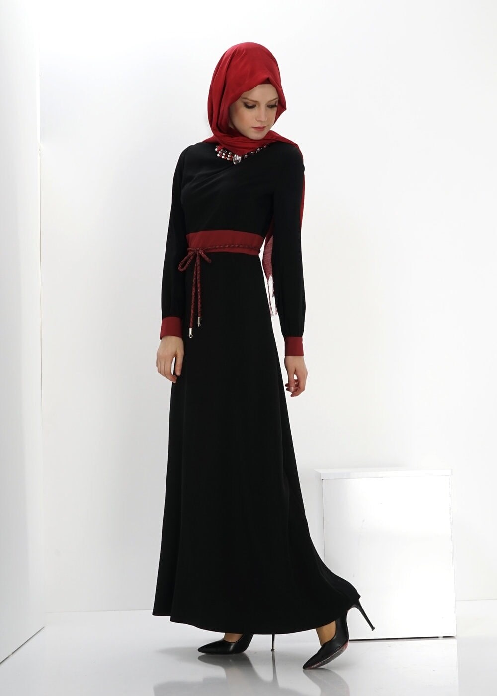 Tesettür giyim SİYAH İKİ RENKLİ GÖMLEK YAKA ELBİSE 4312