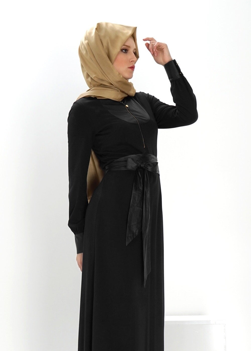 Tesettür giyim SİYAH KUŞAKLI FERMUARLI ELBİSE 4360