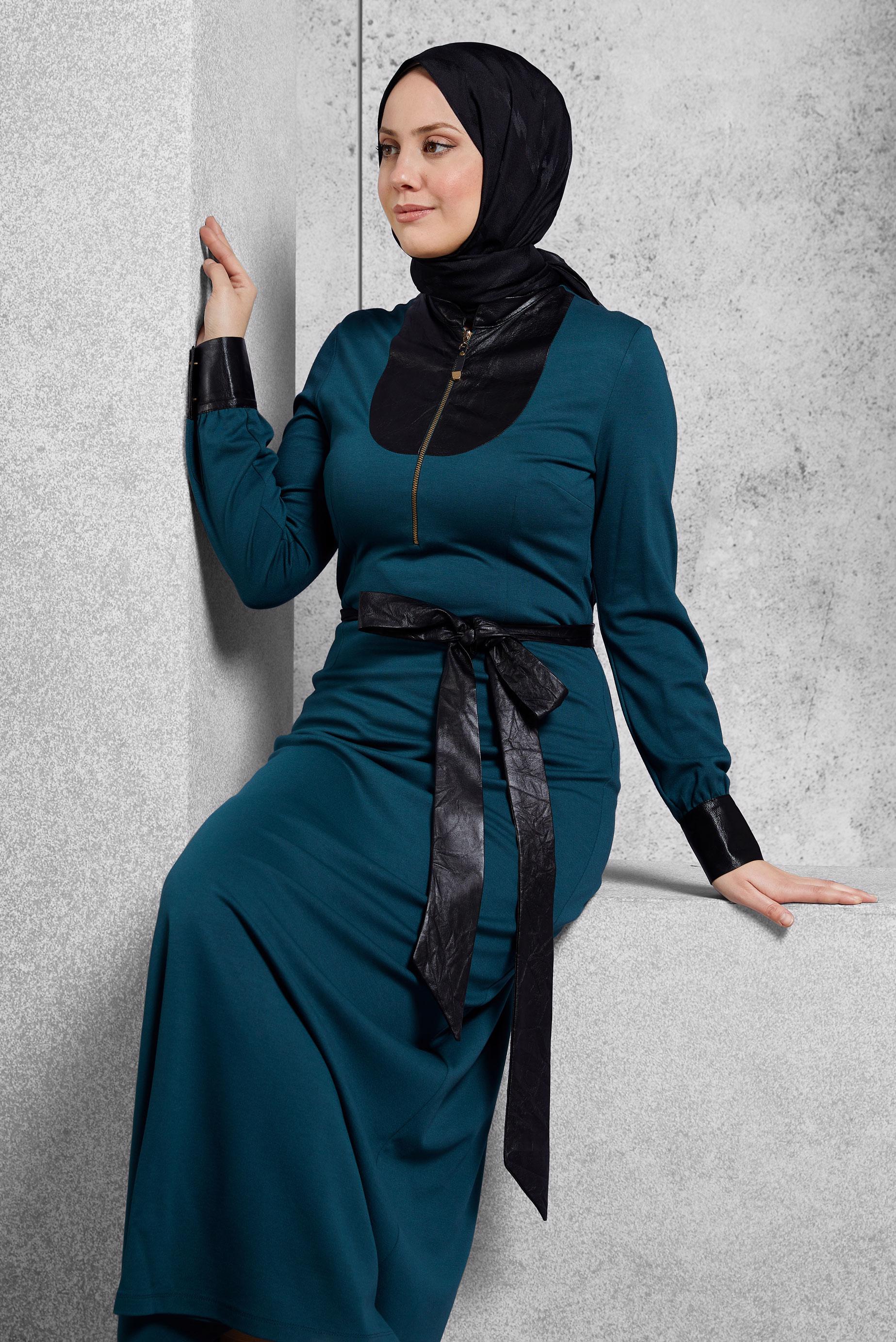 Tesettür giyim YEŞİL KUŞAKLI FERMUARLI ELBİSE 4360