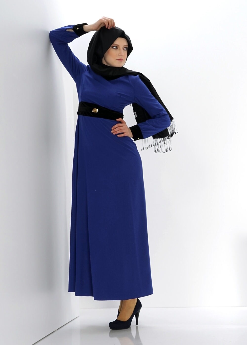 Tesettür giyim MAVİ BELİ BAĞLAMA DETAYLI TAŞLI ELBİSE 4375