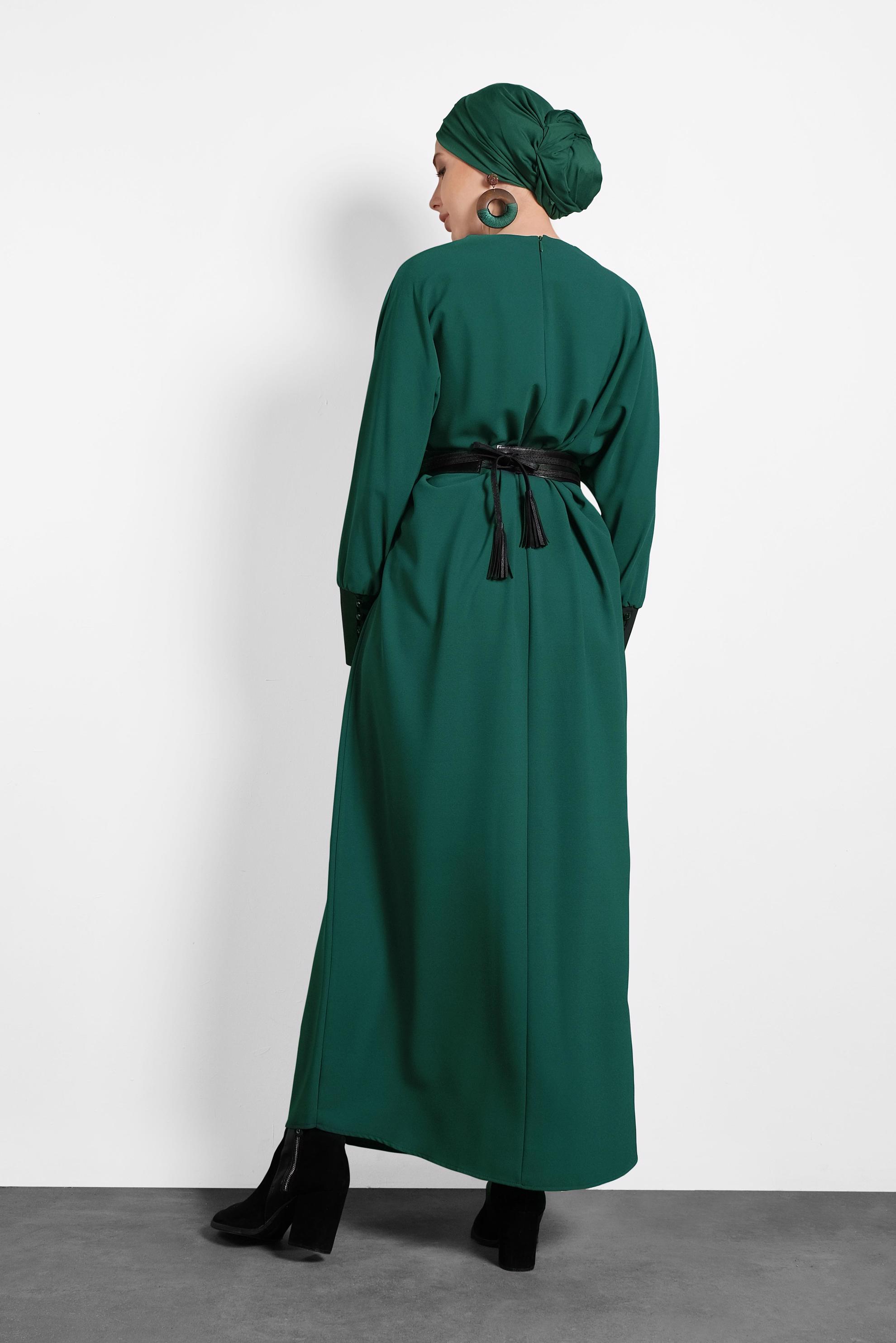 Tesettür giyim YEŞİL ŞERİT DETAYLI SALAŞ ELBİSE 4442