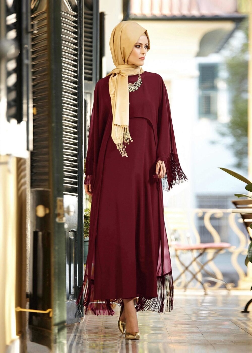 Tesettür giyim BORDO KOLLARI VE PAÇA DETAYI SAÇAKLI İKİLİ ELBİSE 4443 