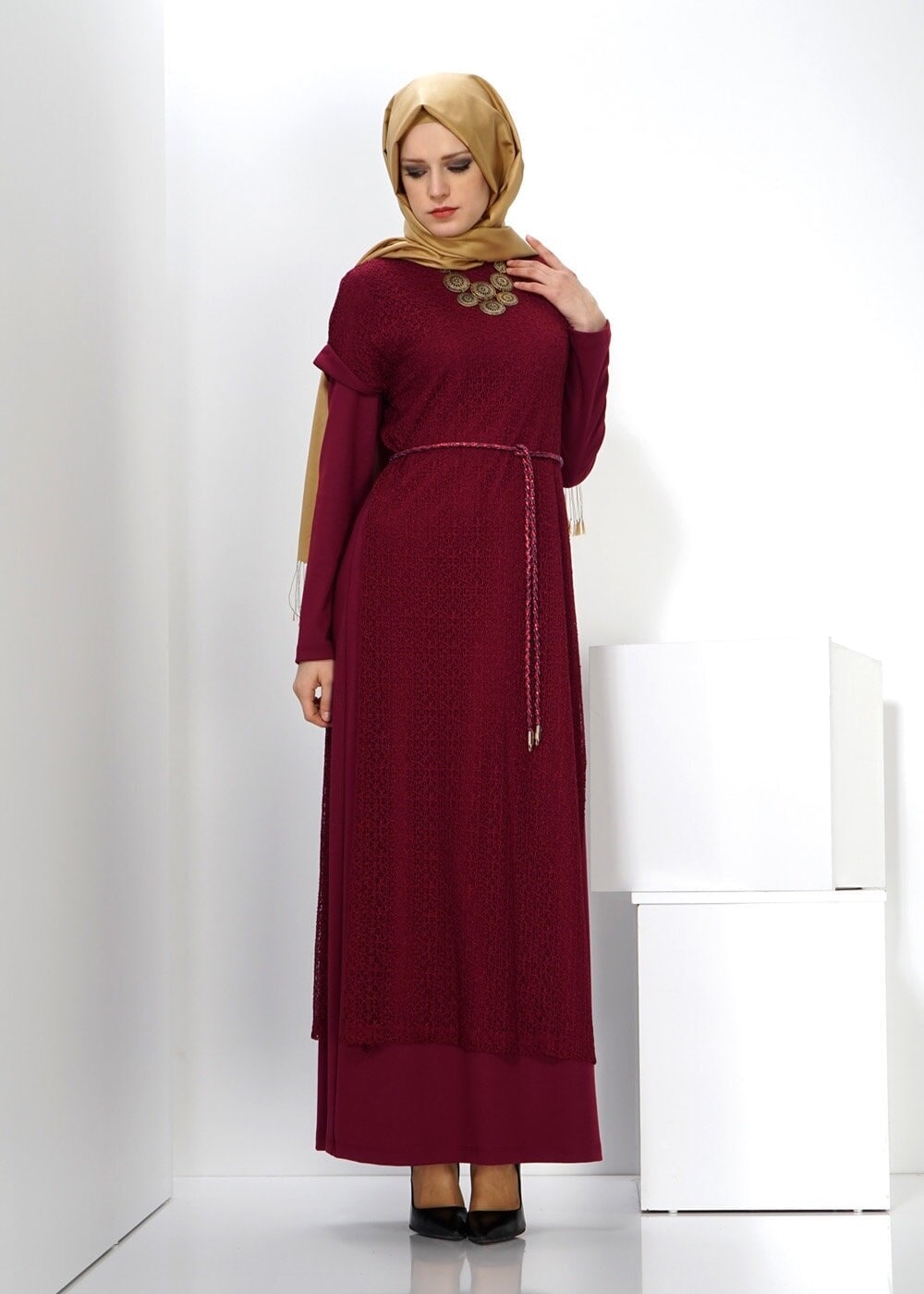 Tesettür giyim BORDO BELİ BAĞCIKLI TÜL DETAYLI ELBİSE 4501