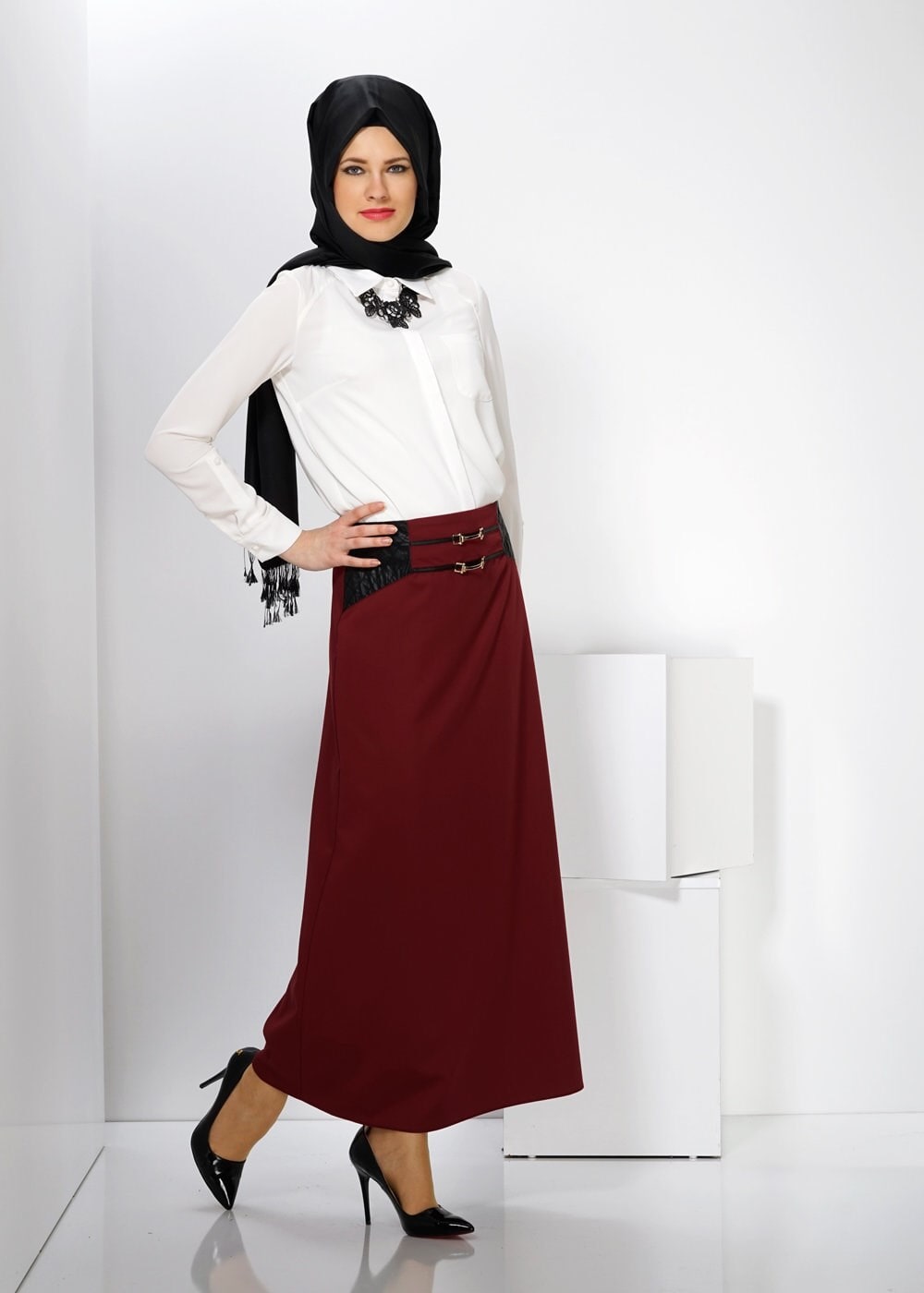 Tesettür giyim BORDO AKSESUAR DETAYLI ETEK 6592