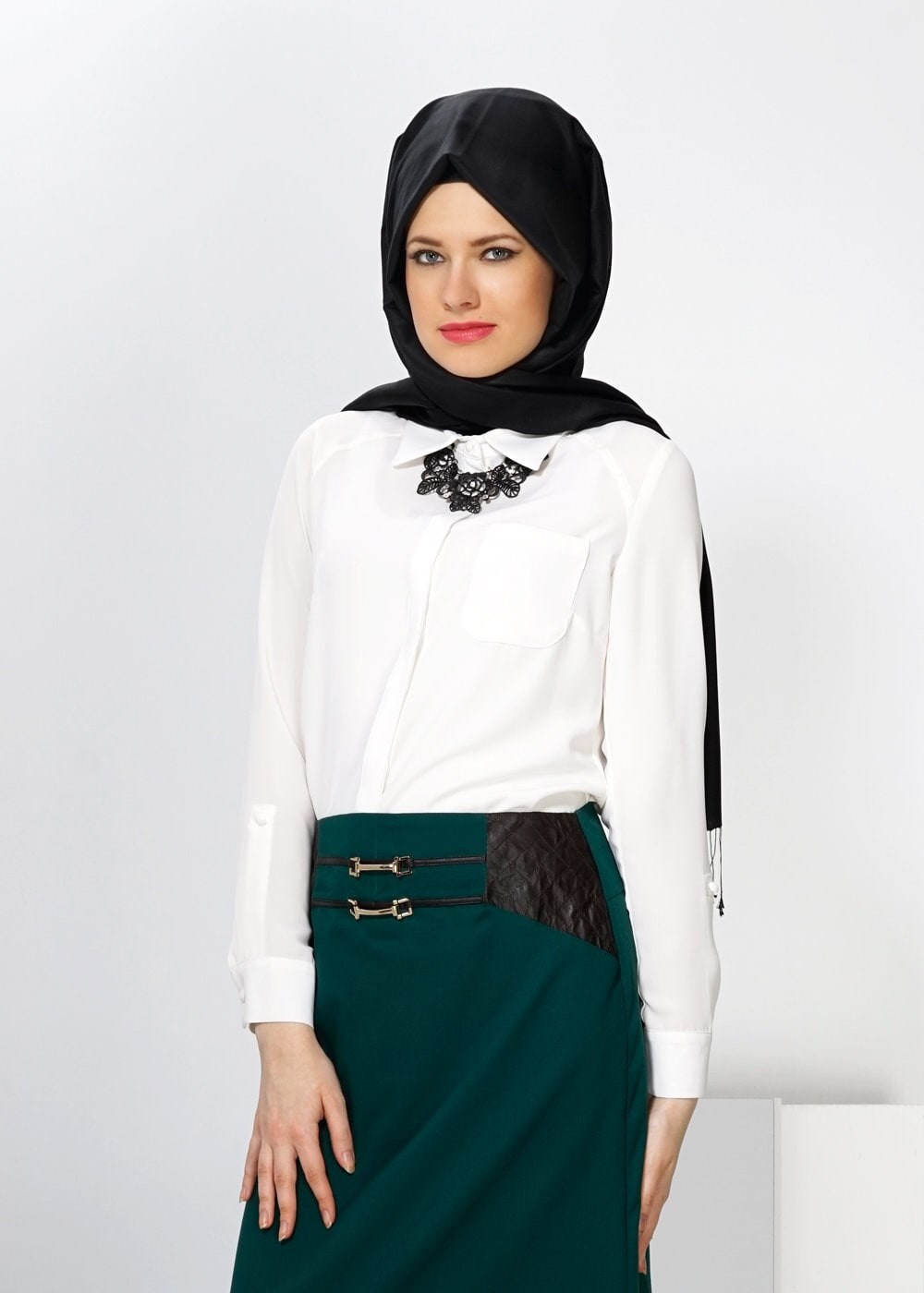 Tesettür giyim YEŞİL AKSESUAR DETAYLI ETEK 6592