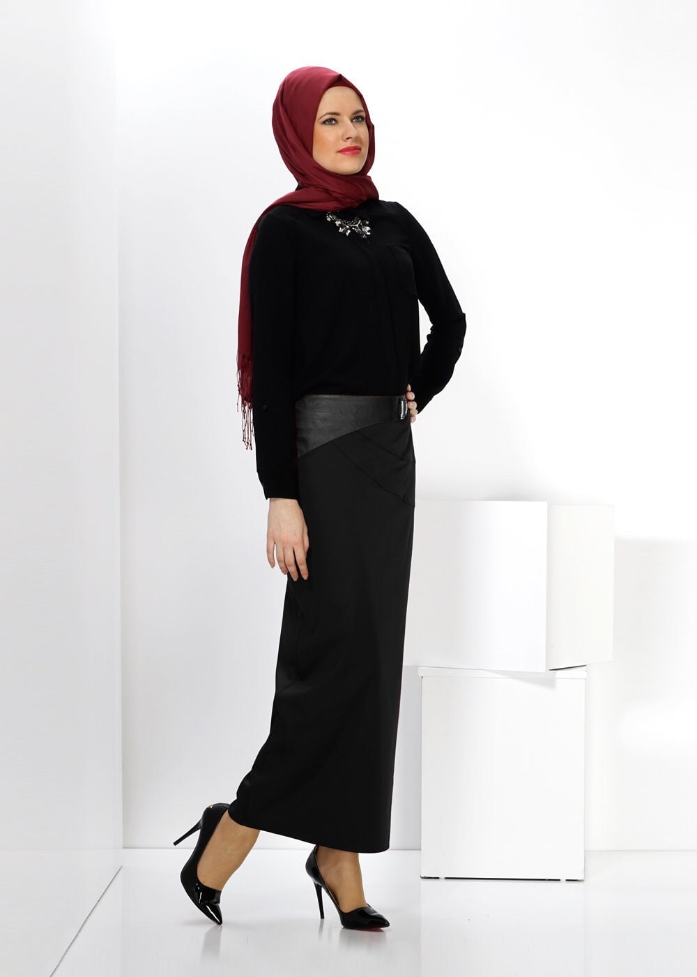 Tesettür giyim SİYAH DERİ DETAYLI KALEM ETEK 6596 