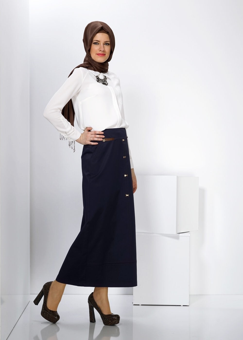 Tesettür giyim LACİVERT DÜĞME DETAYLI ETEK 6597