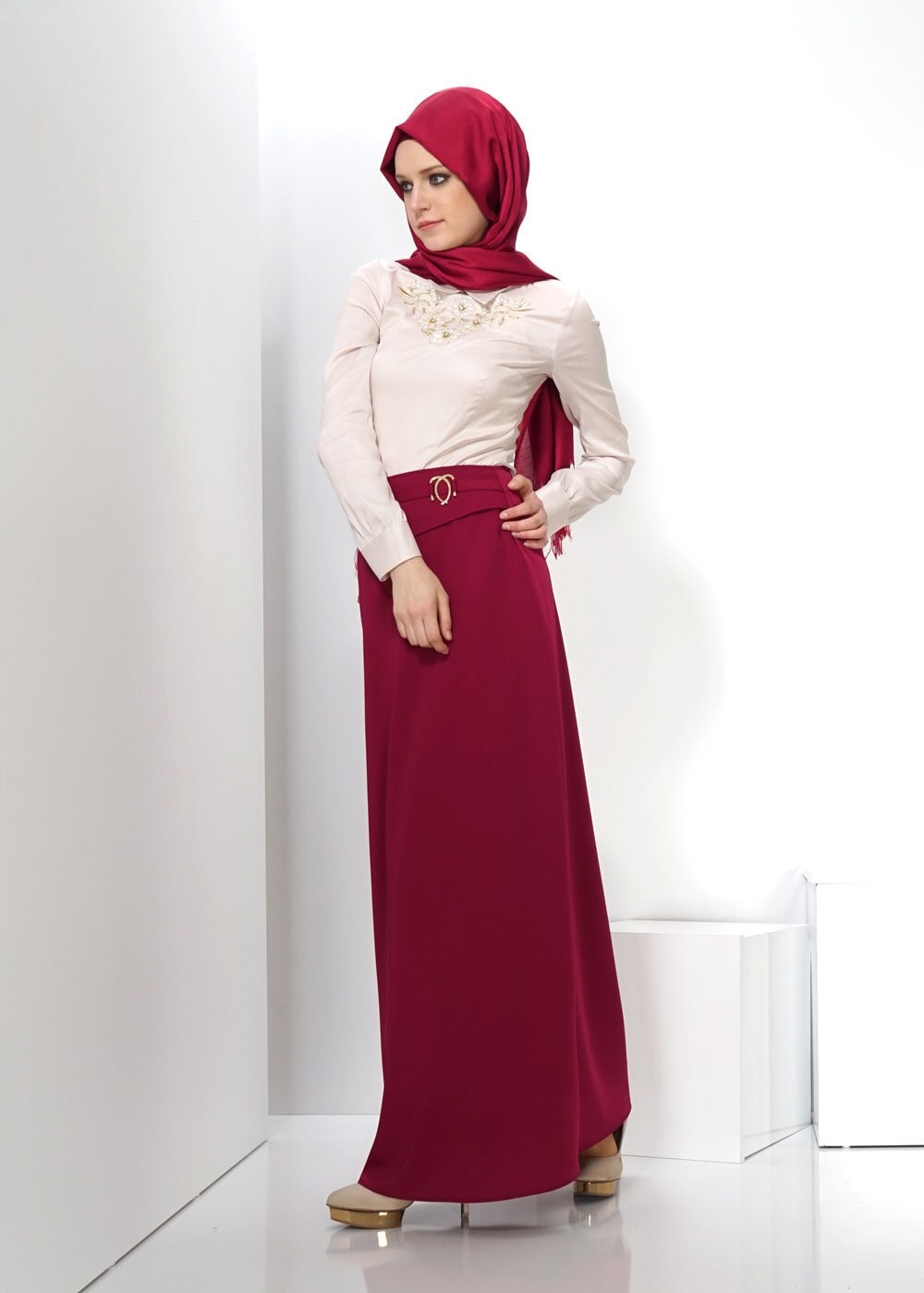 Tesettür giyim BORDO AKSESUAR DETAYLI ETEK 6606