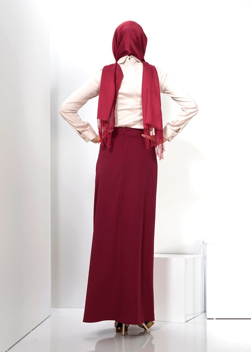 Tesettür giyim BORDO AKSESUAR DETAYLI ETEK 6606