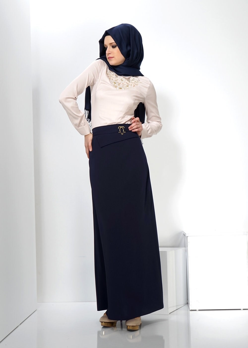 Tesettür giyim LACİVERT AKSESUAR DETAYLI ETEK 6606