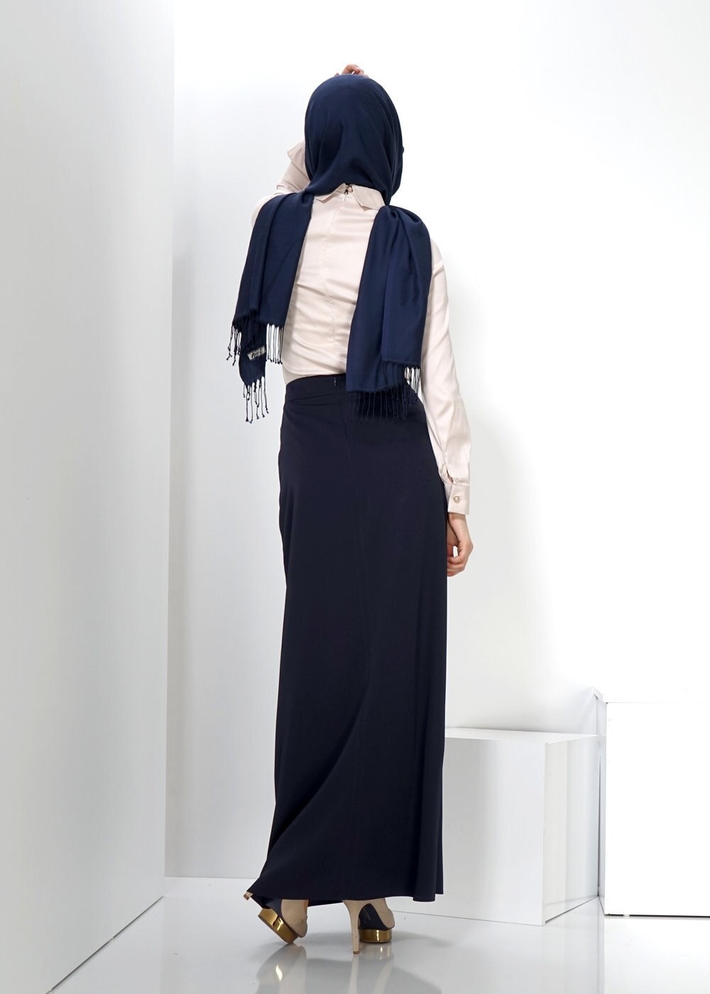Tesettür giyim LACİVERT AKSESUAR DETAYLI ETEK 6606