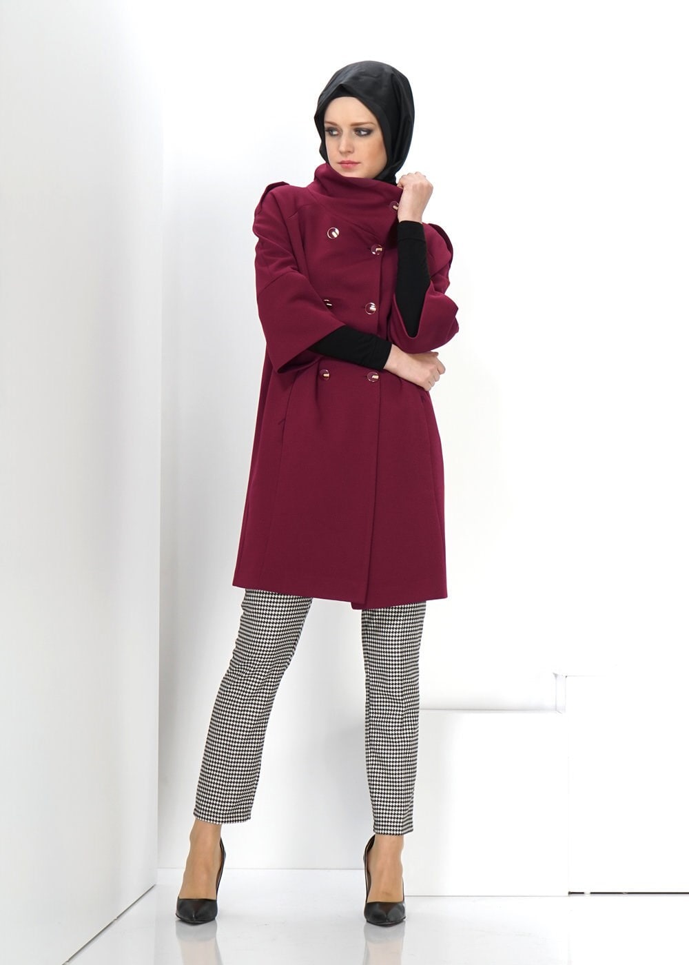Tesettür giyim BORDO DÜĞMELİ KABAN 9265
