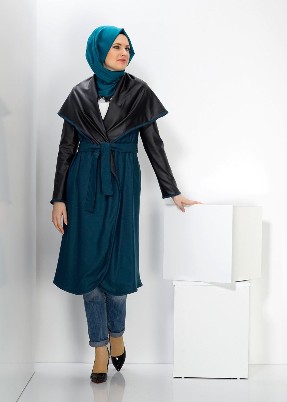 Tesettür giyim MAVİ BELİ KUŞAKLI KABAN 9313