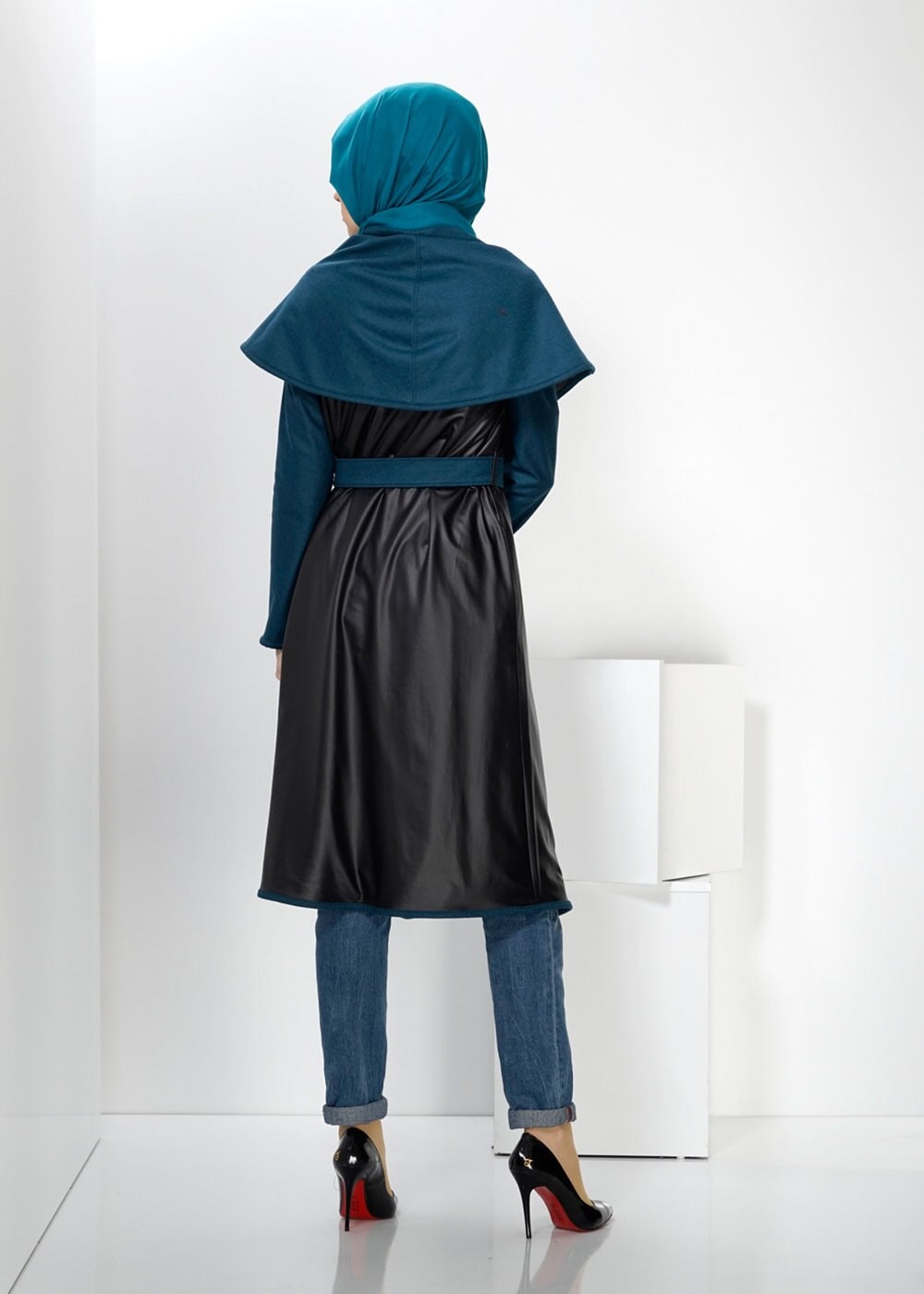 Tesettür giyim MAVİ BELİ KUŞAKLI KABAN 9313