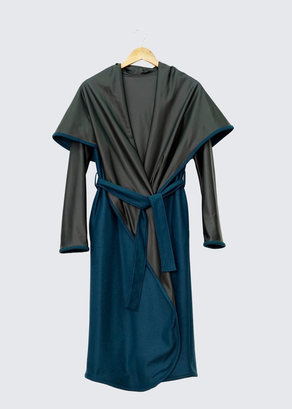 Tesettür giyim MAVİ BELİ KUŞAKLI KABAN 9313