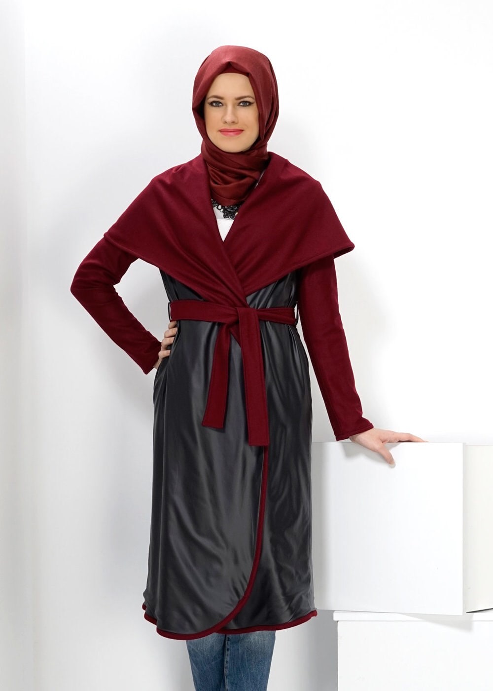 Tesettür giyim BORDO BELİ KUŞAKLI KABAN 9313