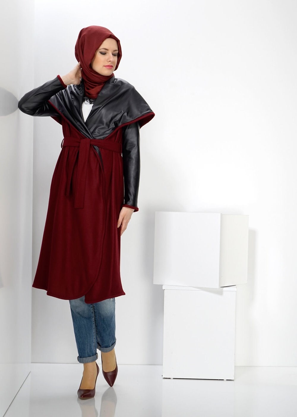 Tesettür giyim BORDO BELİ KUŞAKLI KABAN 9313