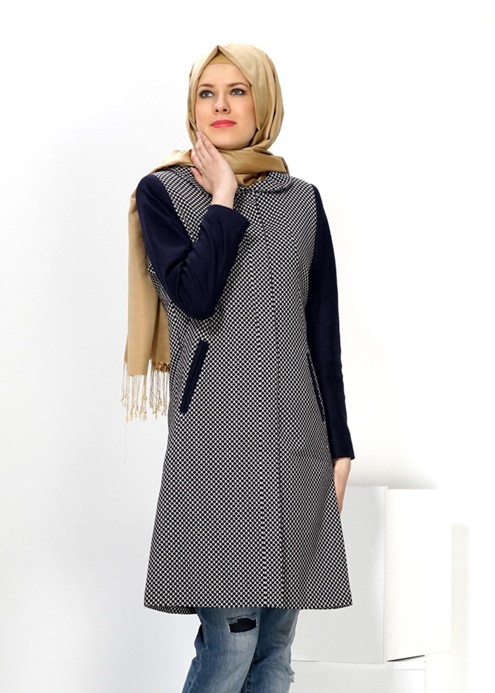 Tesettür giyim LACİVERT PETER PAN YAKA DESENLİ KABAN 9317