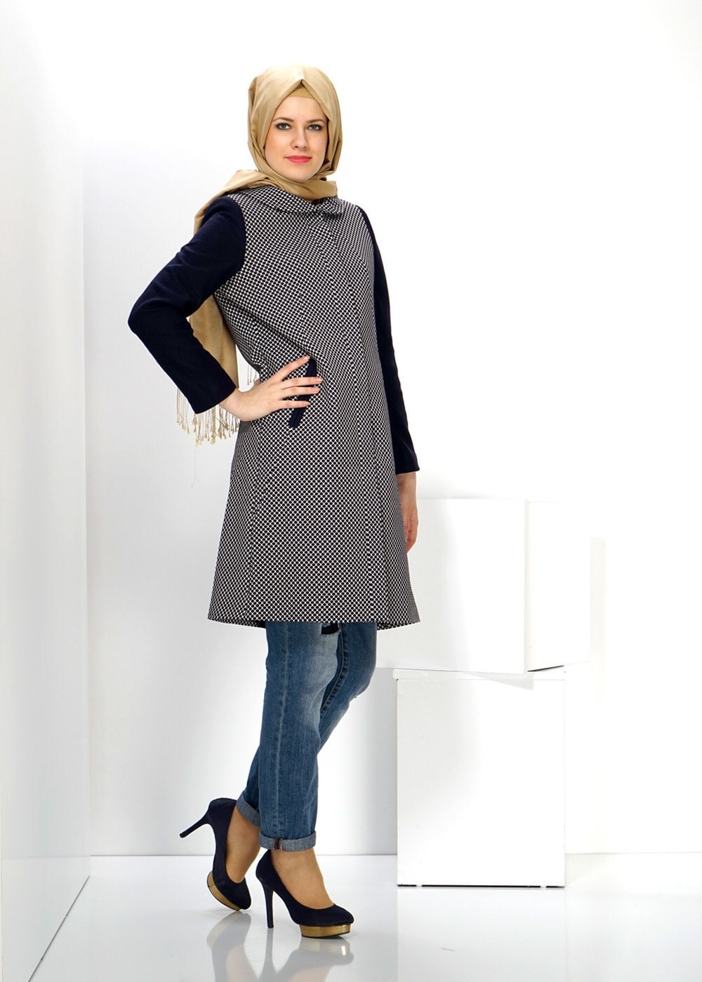 Tesettür giyim LACİVERT PETER PAN YAKA DESENLİ KABAN 9317