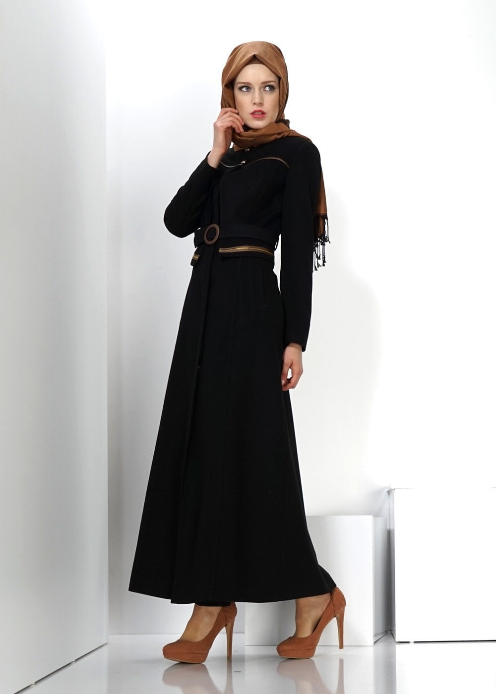 Tesettür giyim SİYAH DÜZ TESETTÜR MANTO 9243