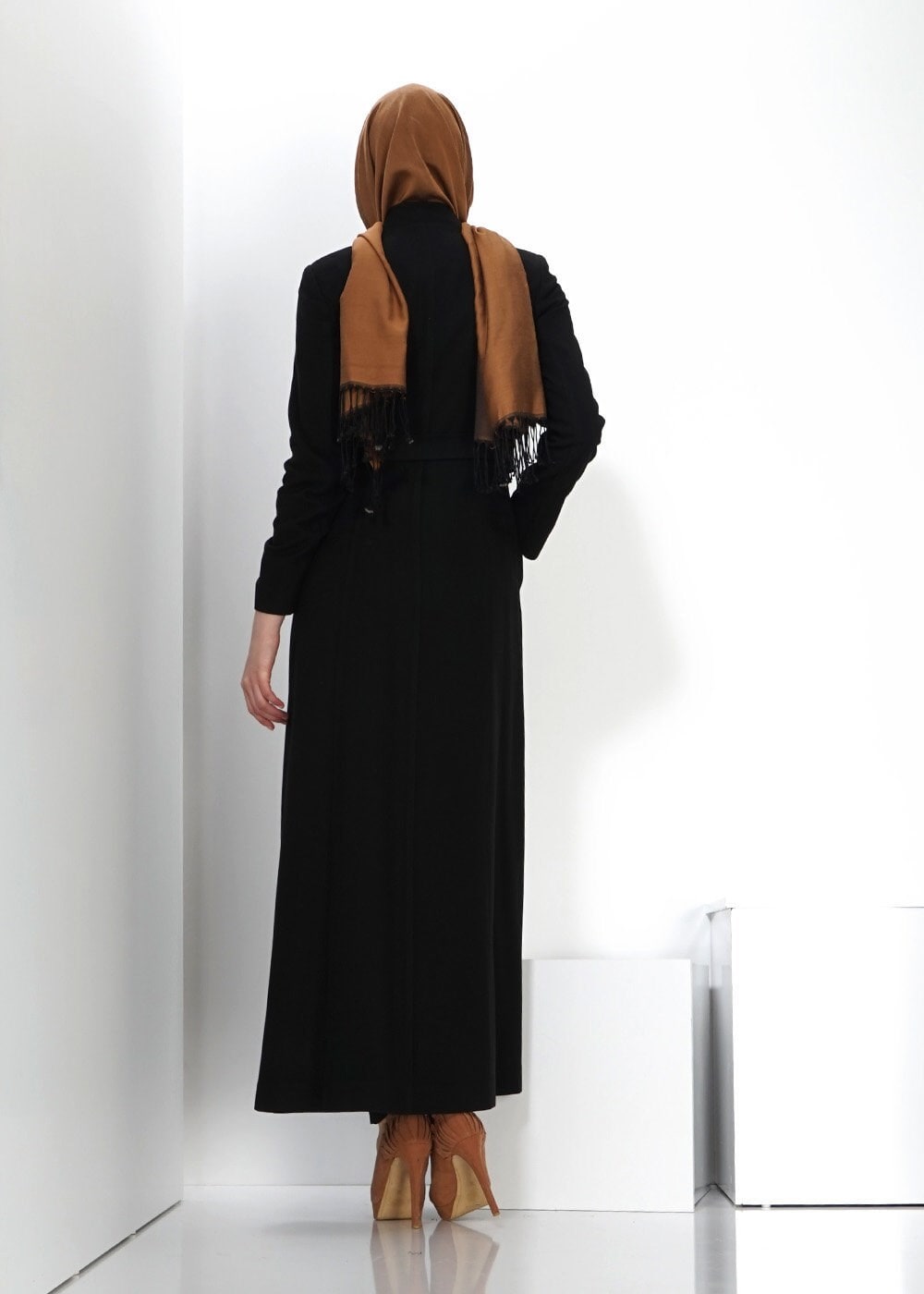 Tesettür giyim SİYAH DÜZ TESETTÜR MANTO 9243