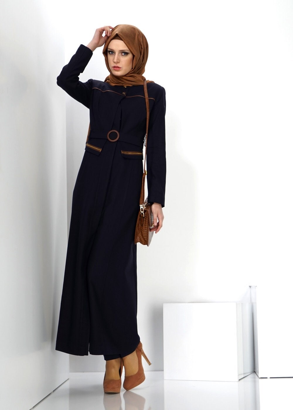 Tesettür giyim LACİVERT DÜZ TESETTÜR MANTO 9243