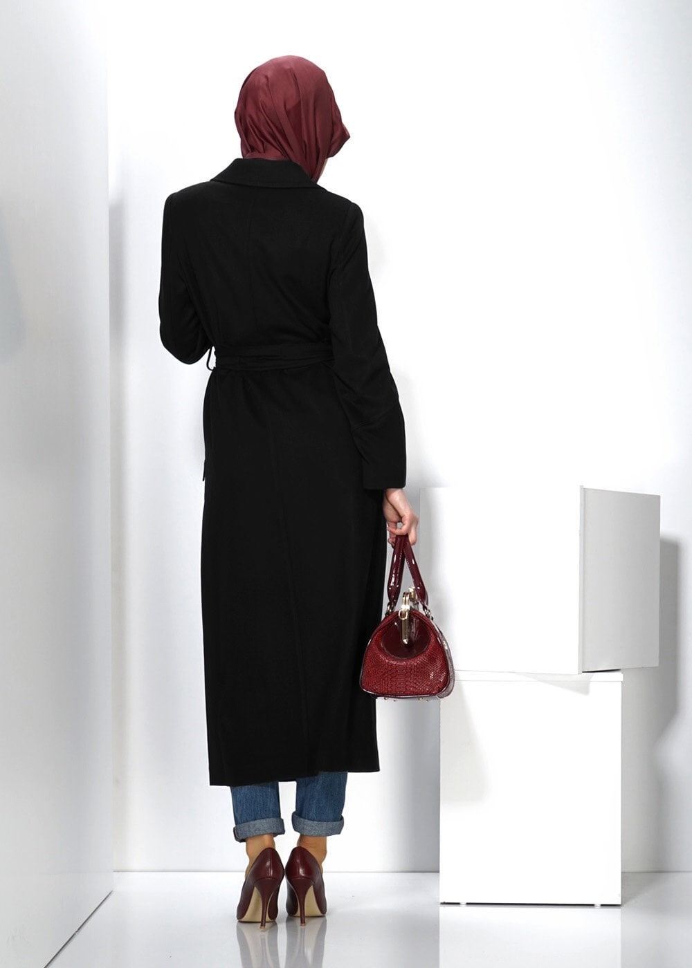 Tesettür giyim SİYAH CEPLİ TESETTÜR MANTO 9302