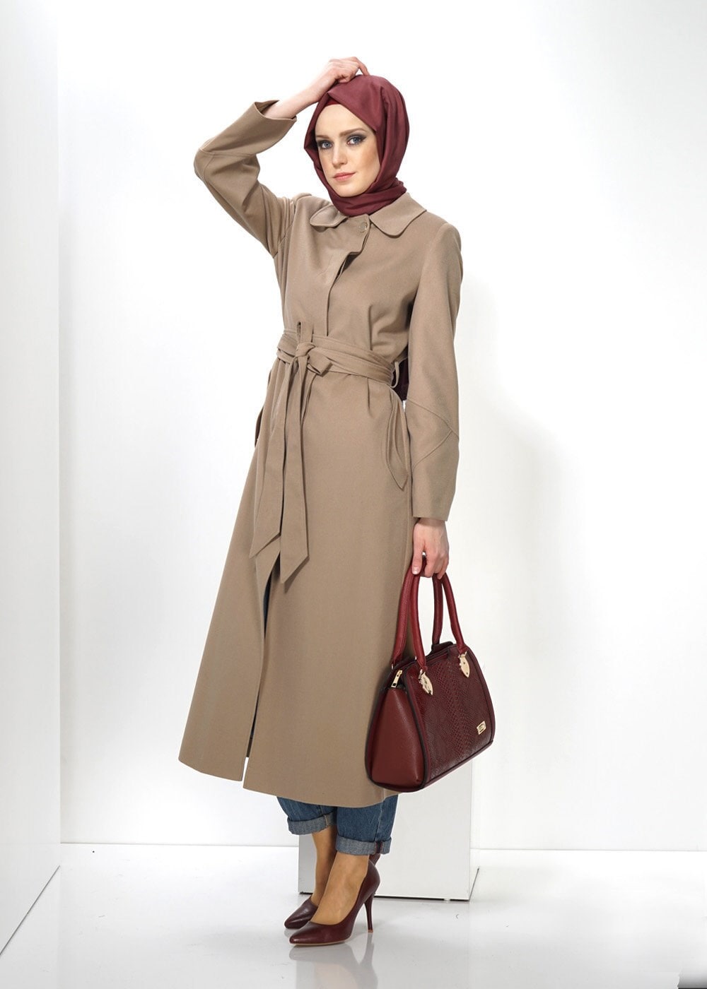 Tesettür giyim BEJ CEPLİ TESETTÜR MANTO 9302