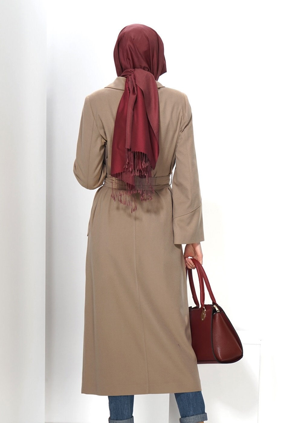 Tesettür giyim BEJ CEPLİ TESETTÜR MANTO 9302