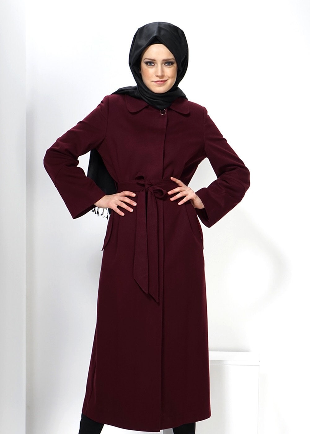 Tesettür giyim BORDO CEPLİ TESETTÜR MANTO 9302