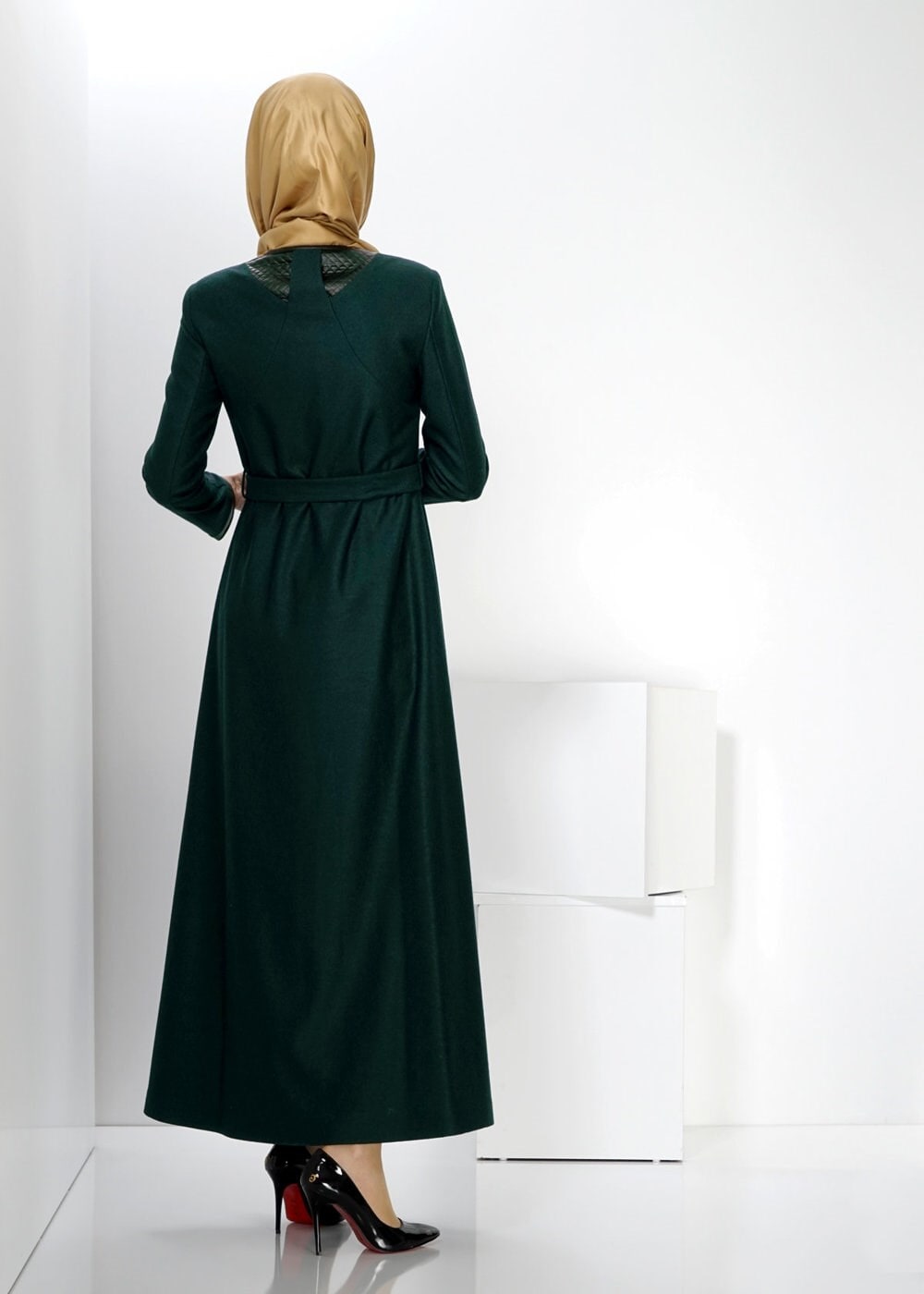 Tesettür giyim YEŞİL FERMUARLI TESETTÜR MANTO 9336