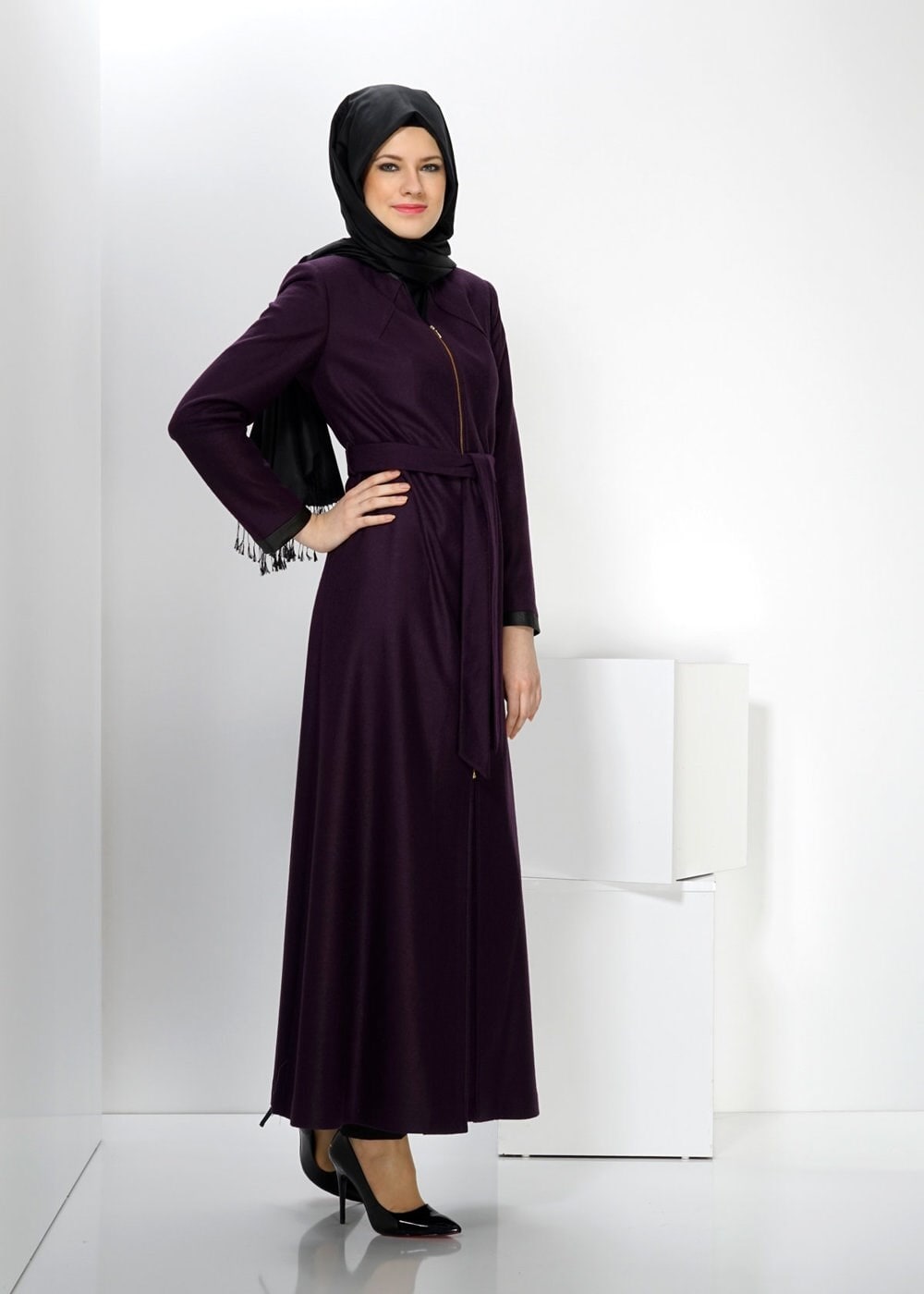 Tesettür giyim MOR FERMUARLI TESETTÜR MANTO 9336