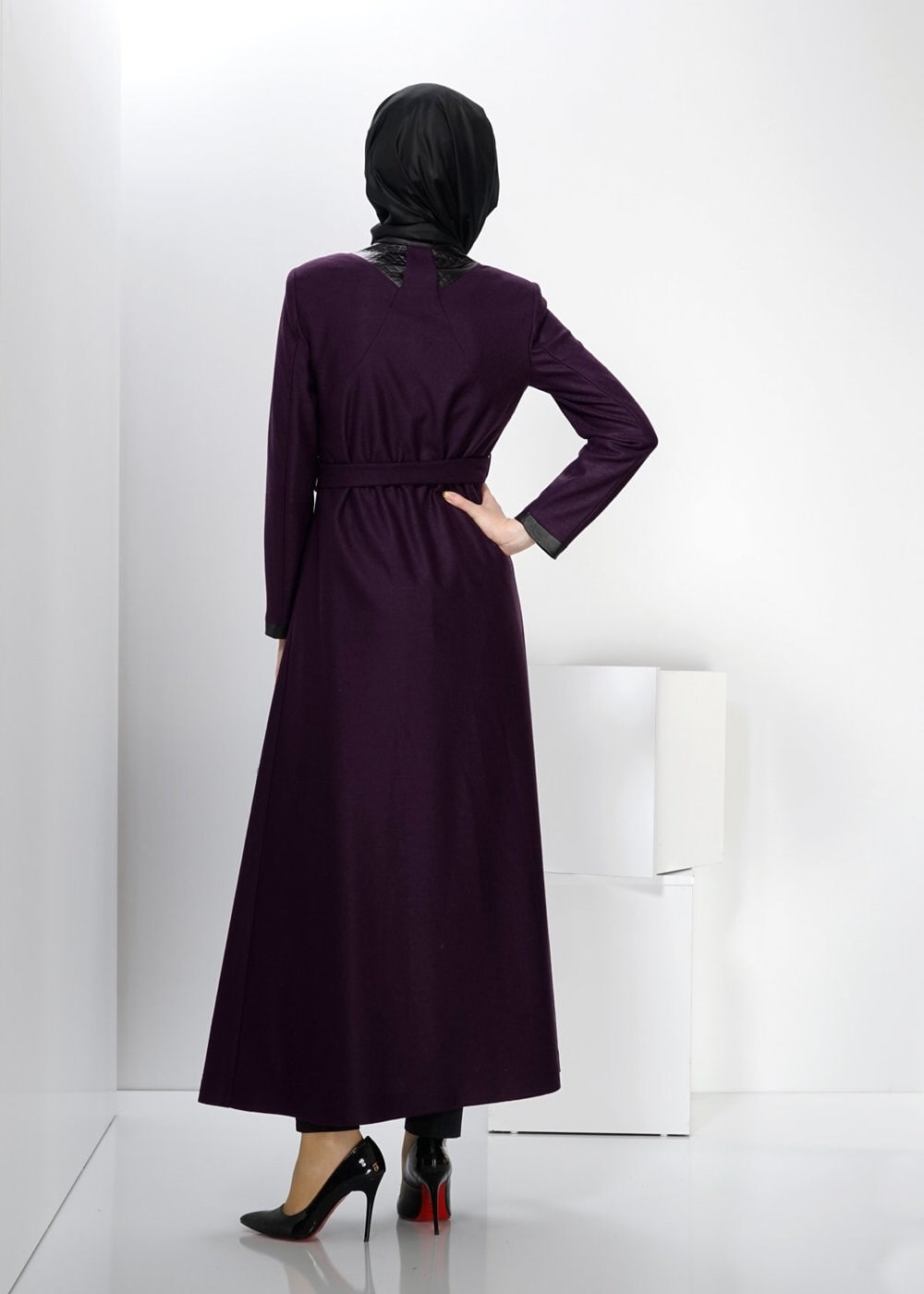 Tesettür giyim MOR FERMUARLI TESETTÜR MANTO 9336