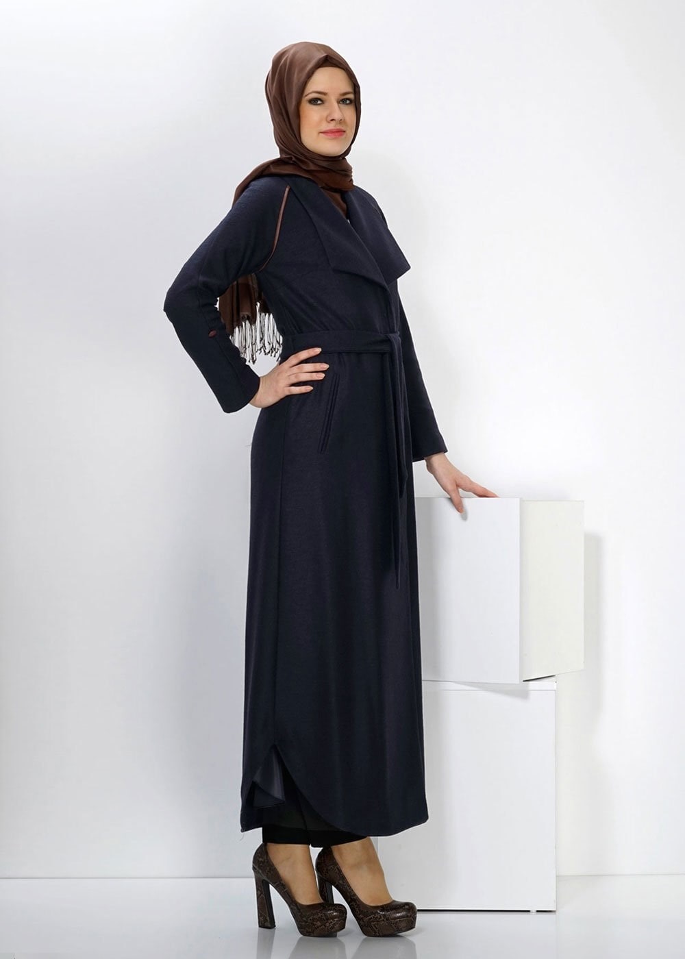 Tesettür giyim LACİVERT CEP DETAYLI MANTO 9337