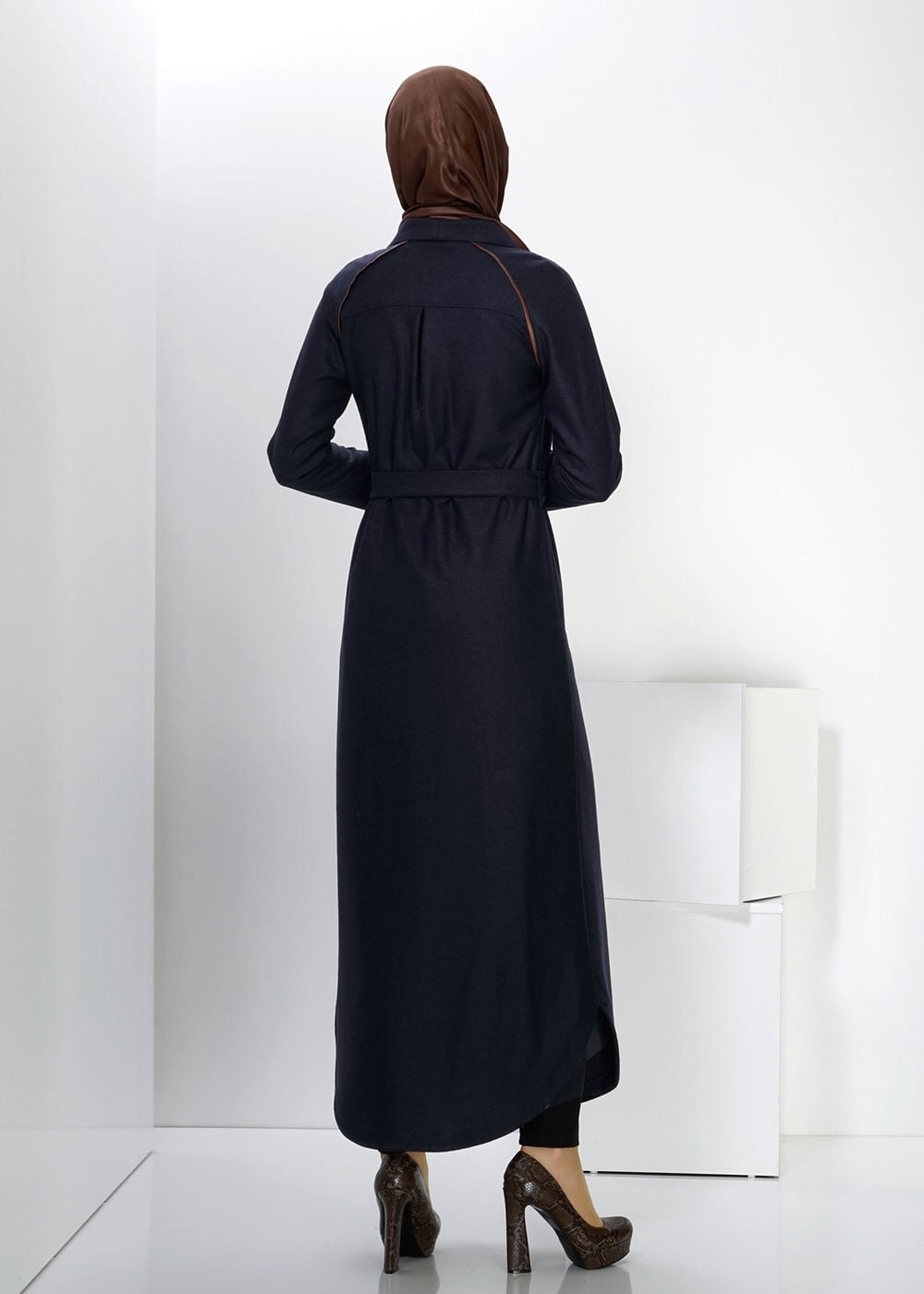 Tesettür giyim LACİVERT CEP DETAYLI MANTO 9337